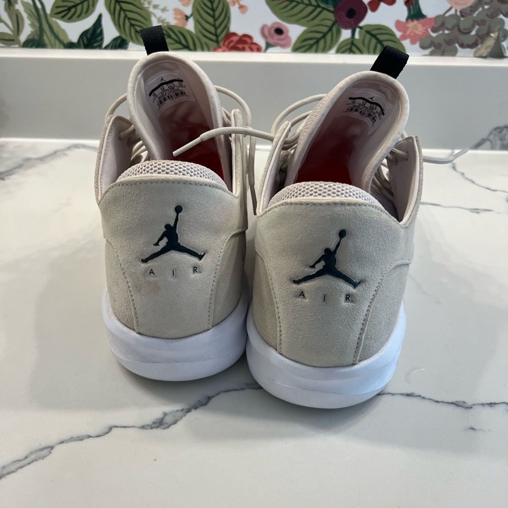 Jordan First Class Size 15 View 2